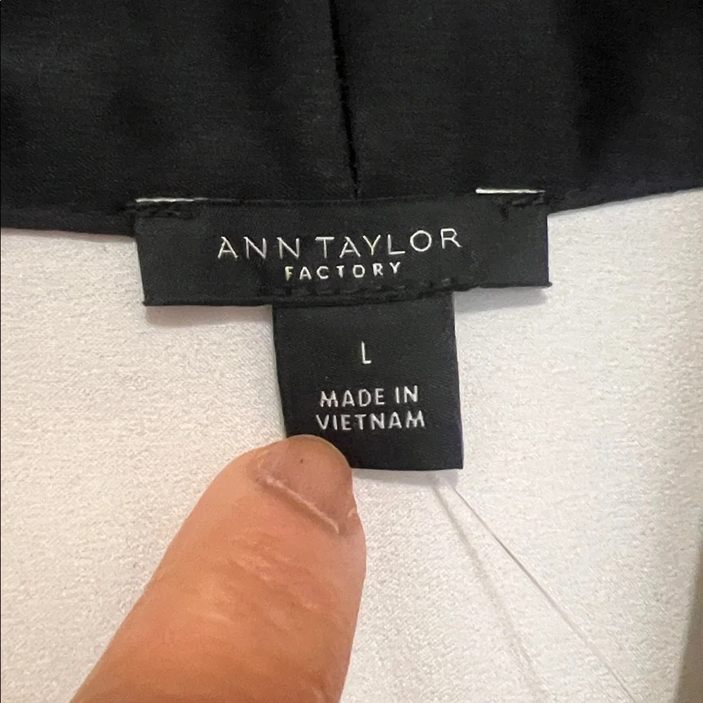 Ann Taylor Factory Elegant Black and White Top - Picture 3 of 5